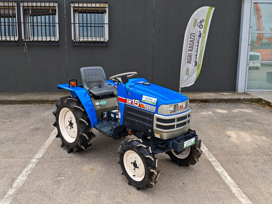 NOVITA! Trattore Iseki TM15 – 15CV, 4x4, 267h, Ricondizionato con Garanzia, Attacco 2 e 3 Punti. Consegna rapida direttamente a casa tua in tutta Italia. Vari attrezzi disponibili a parte. 100% tagliandato e pronto all’uso.